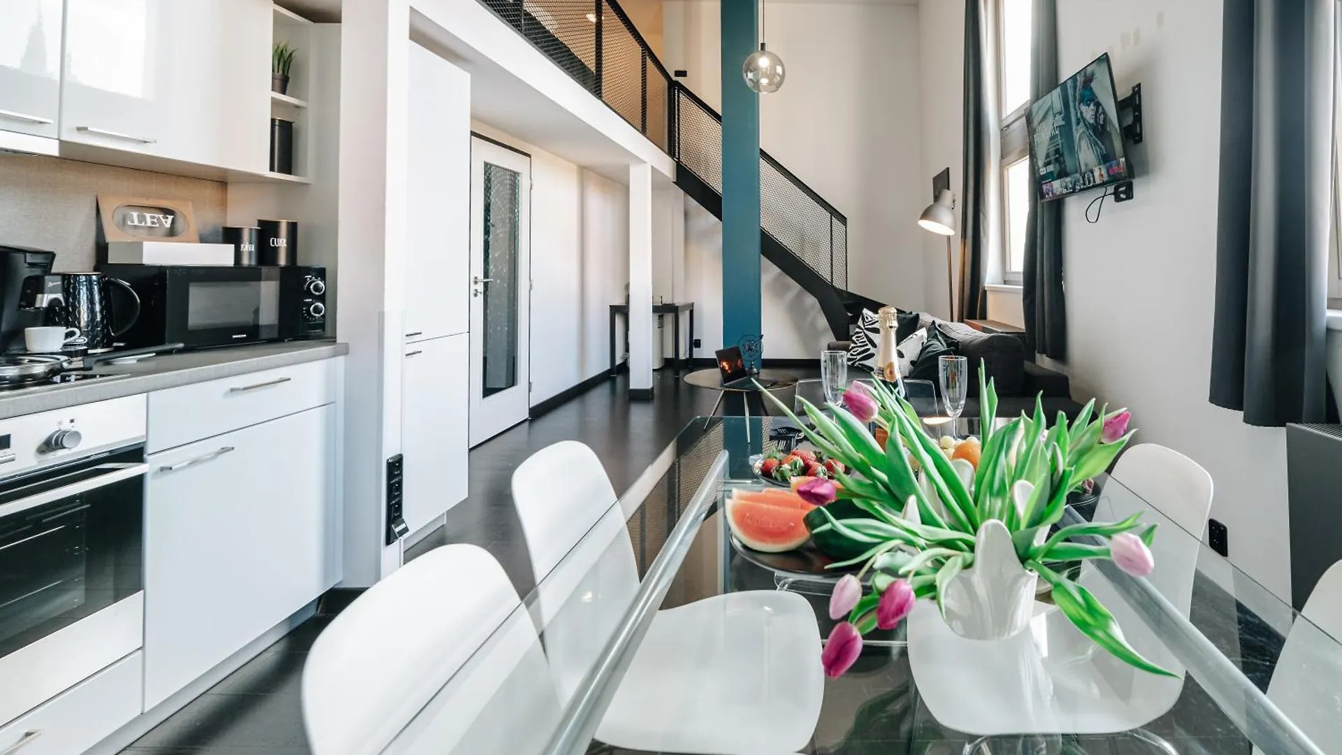 Modern Loft With Airhokey In City Centre Praha Česká republika