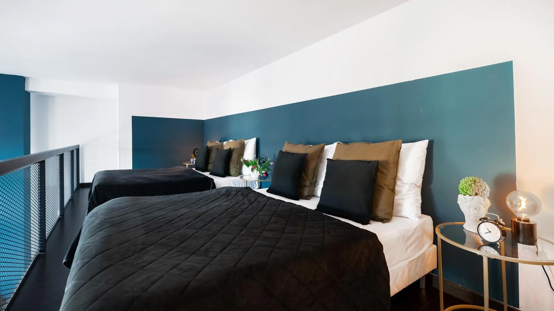 Modern Loft With Airhokey In City Centre Praha