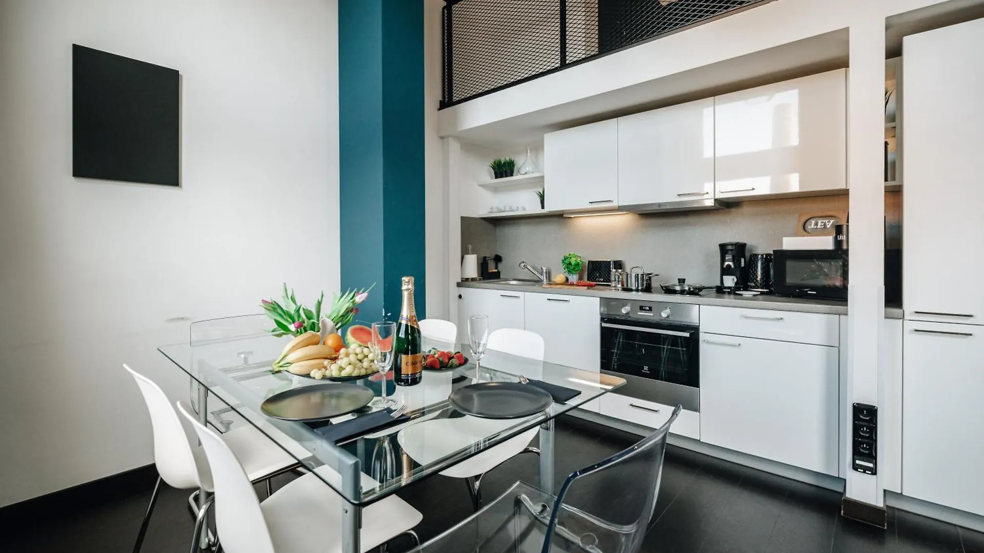 Modern Loft With Airhokey In City Centre Praha Apartmán