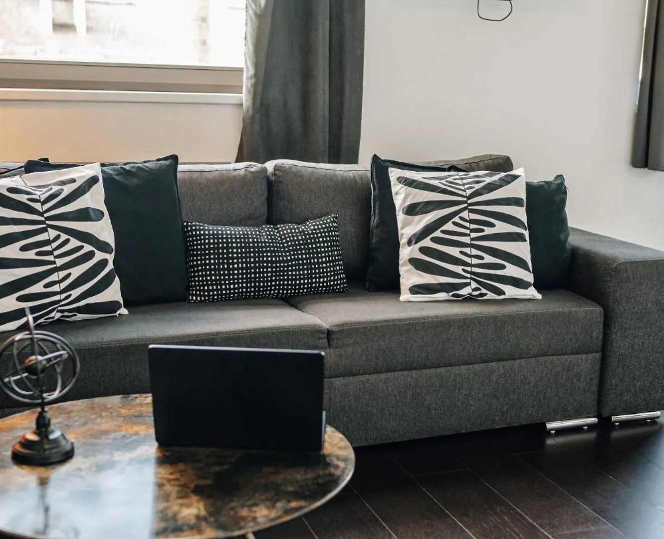 Modern Loft With Airhokey In City Centre Praha