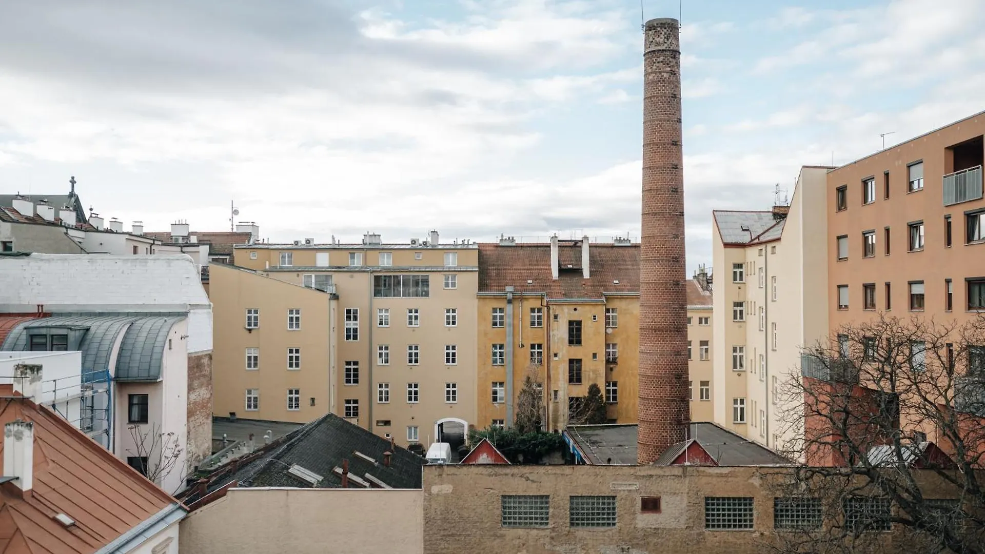 Modern Loft With Airhokey In City Centre Praha Apartmán