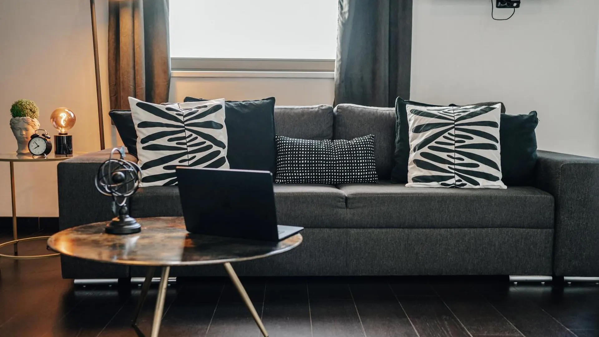 Modern Loft With Airhokey In City Centre Praga Czechy